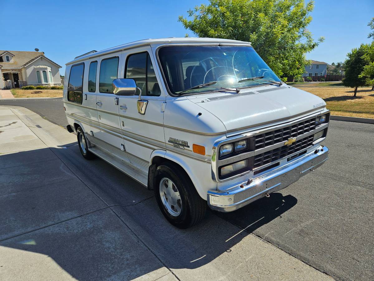 Chevy-g20-van-1995-white-2