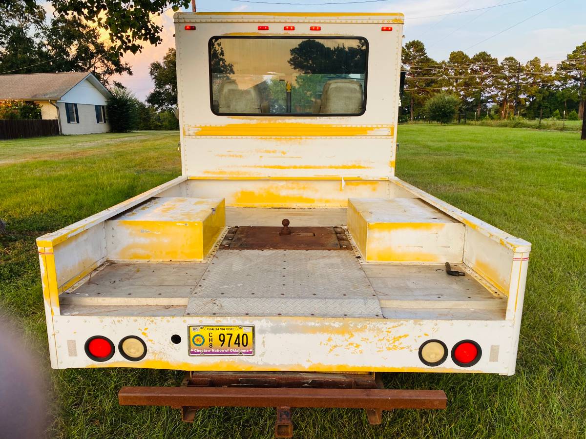 Chevy-g30-1985-white-3