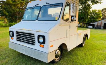 Chevy-g30-1985-white