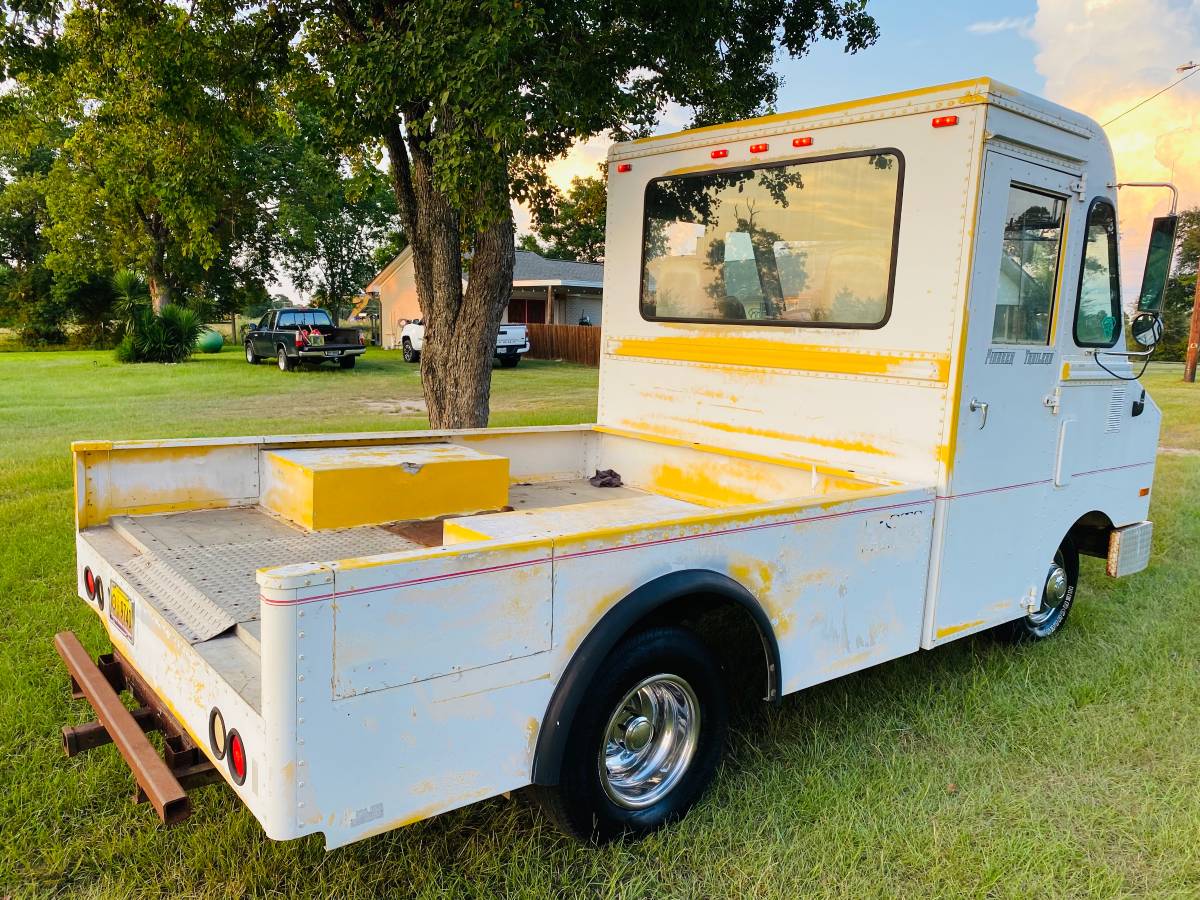 Chevy-g30-1985-white-4