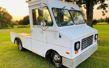 Chevy-g30-1985-white-6