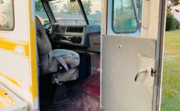 Chevy-g30-1985-white-8