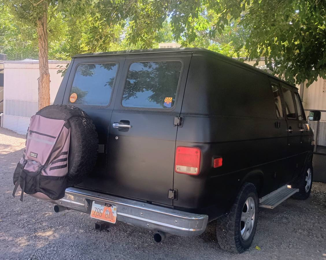 Chevy-g30-1988-black-2