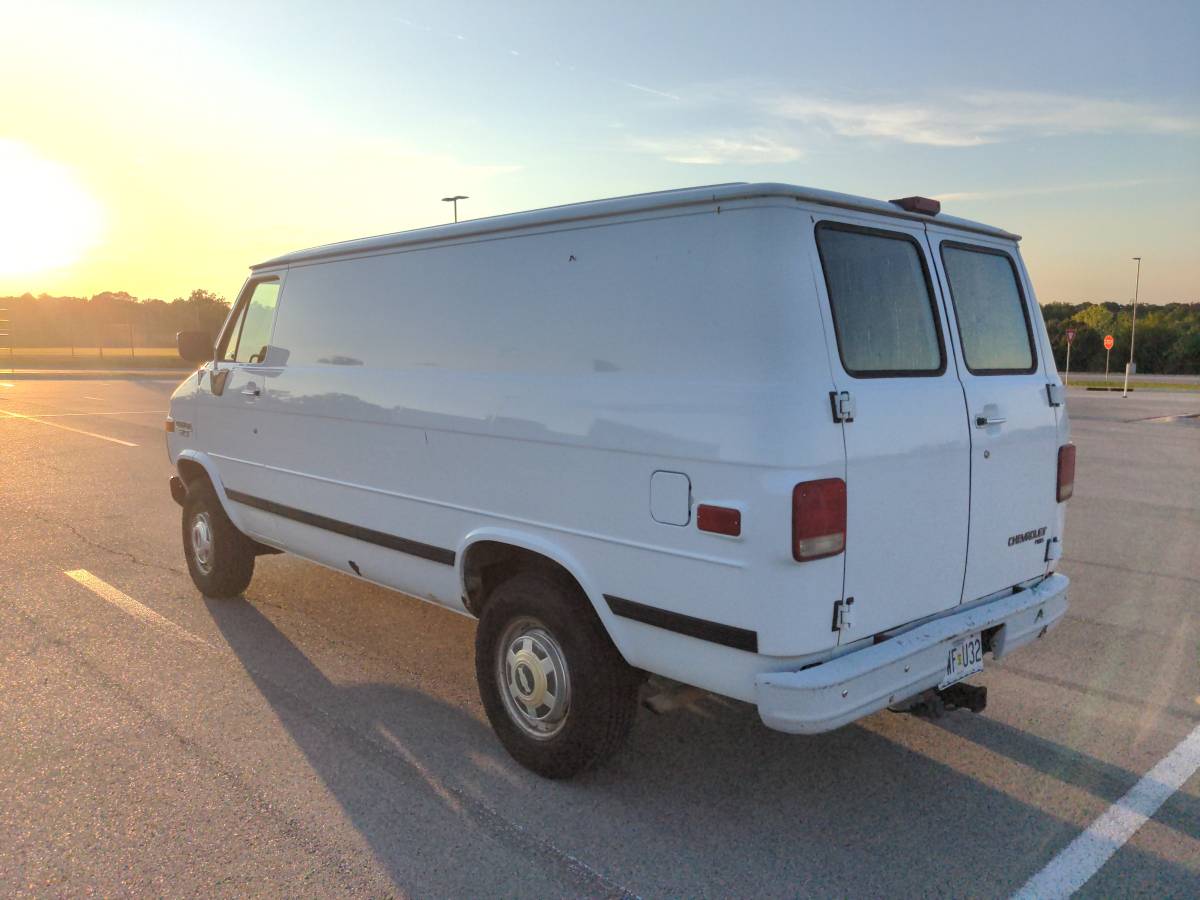 Chevy-g30-1994-white-1