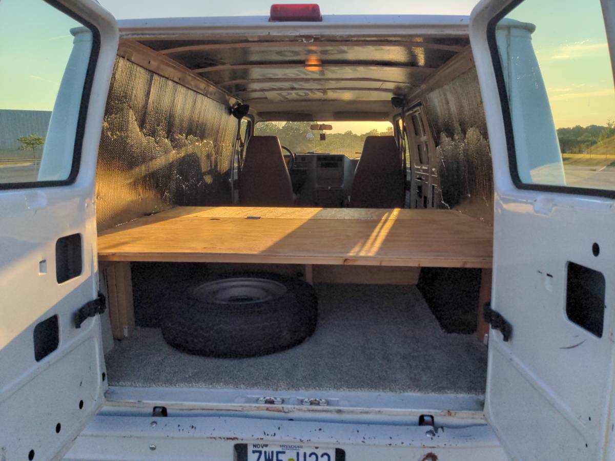 Chevy-g30-1994-white-11