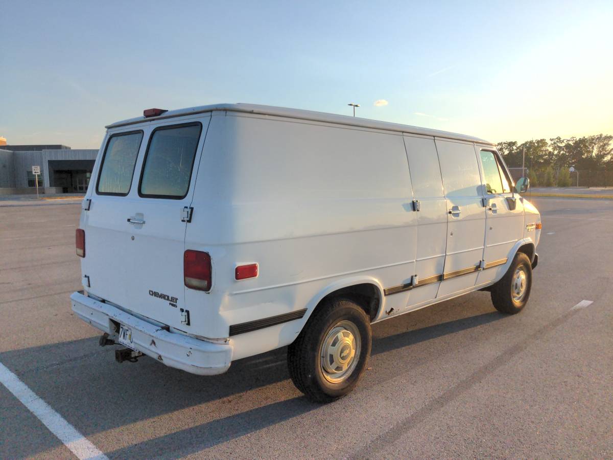 Chevy-g30-1994-white-2