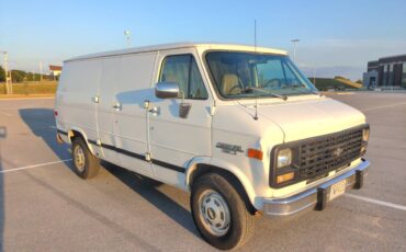 Chevy-g30-1994-white-3