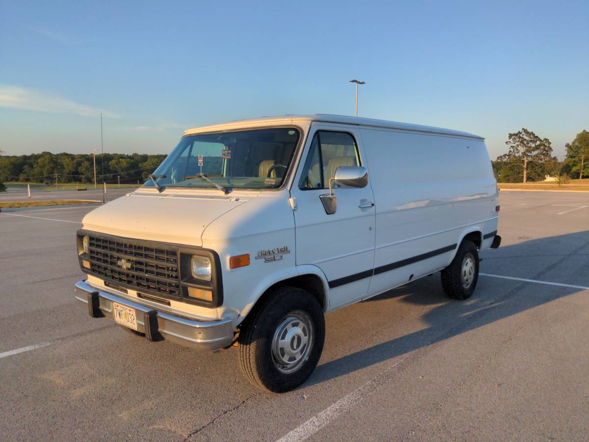 Chevy-g30-1994-white