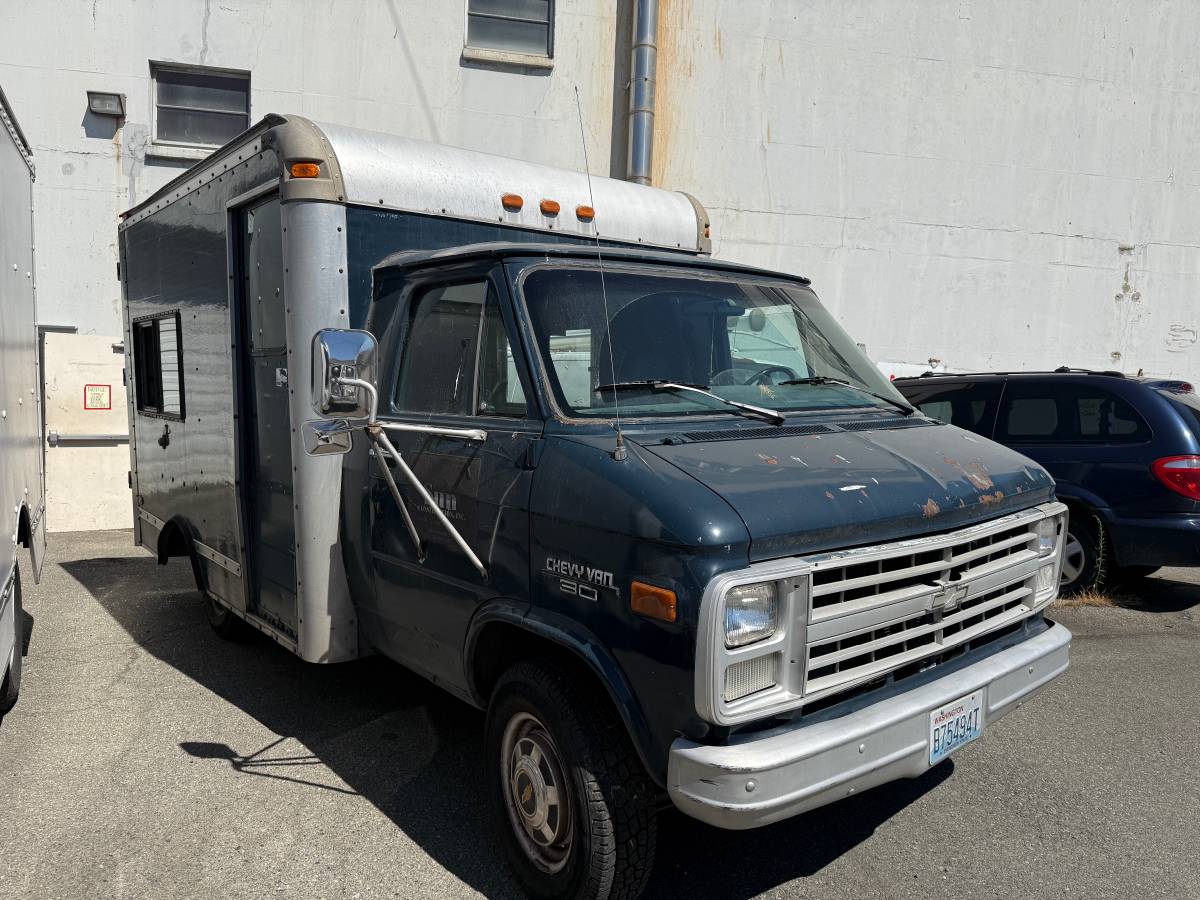 Chevy-g30-van-diesel-1991-blue-2