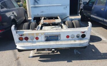 Chevy-gruman-stepvan-1986-white