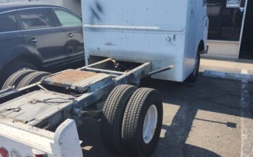 Chevy-gruman-stepvan-1986-white-5
