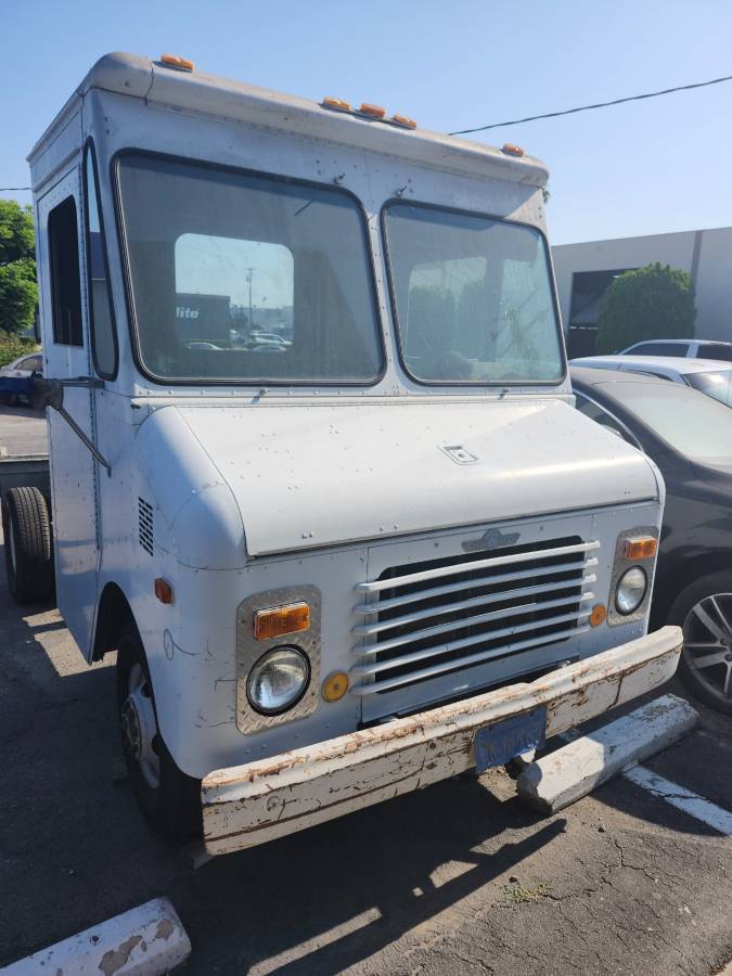Chevy-gruman-stepvan-1986-white-6