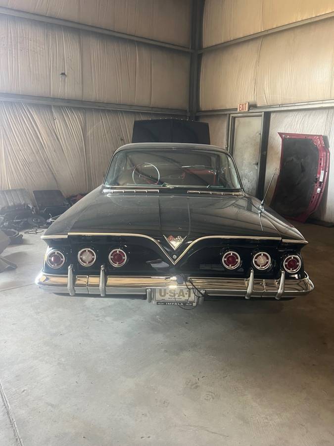 Chevy-impala-1961-black-1