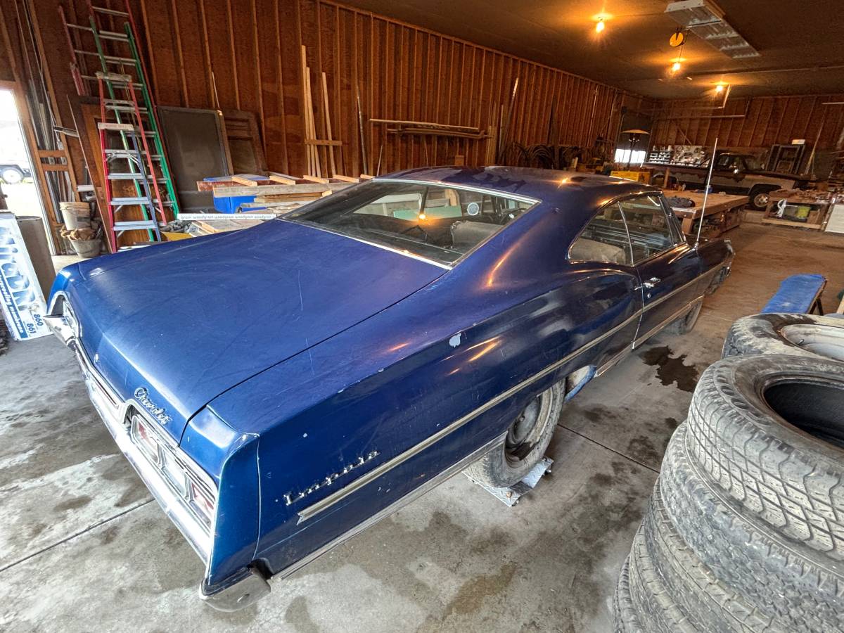 Chevy-impala-1967-blue-2