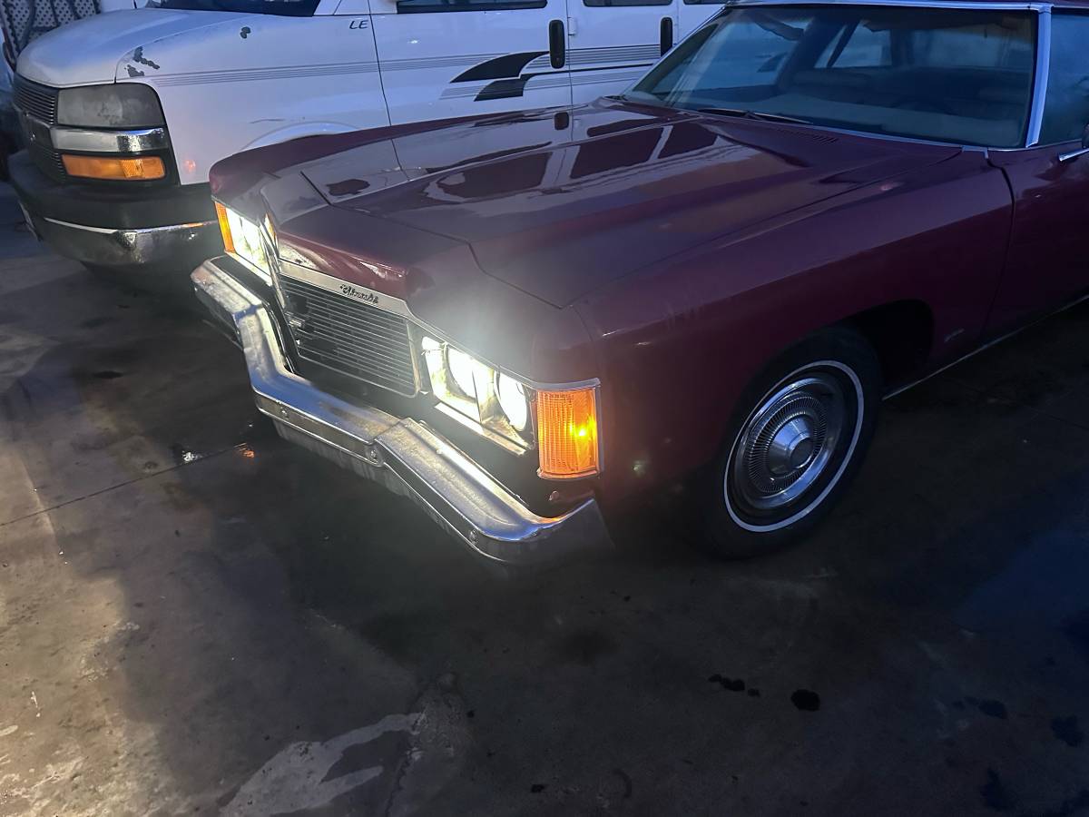 Chevy-impala-1974-custom-10