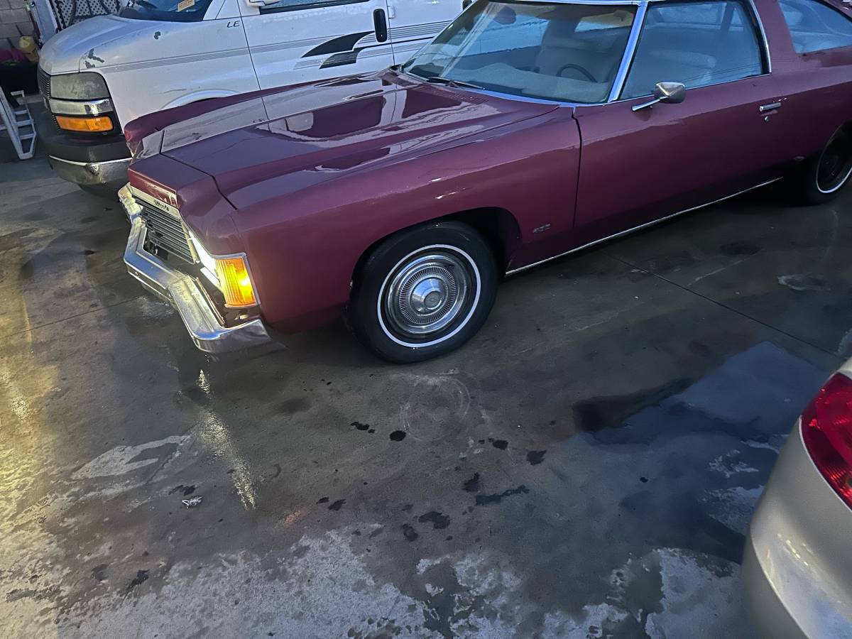 Chevy-impala-1974-custom-11
