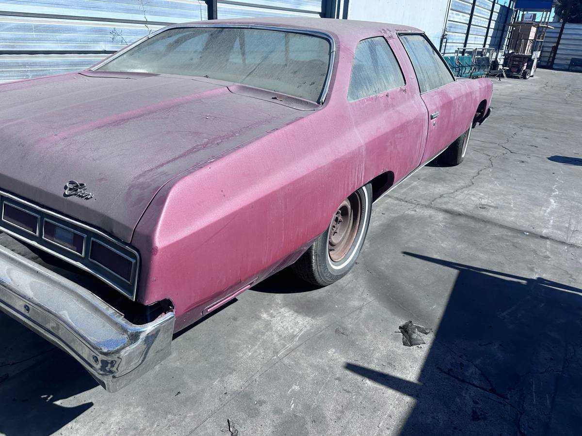 Chevy-impala-1974-custom-2