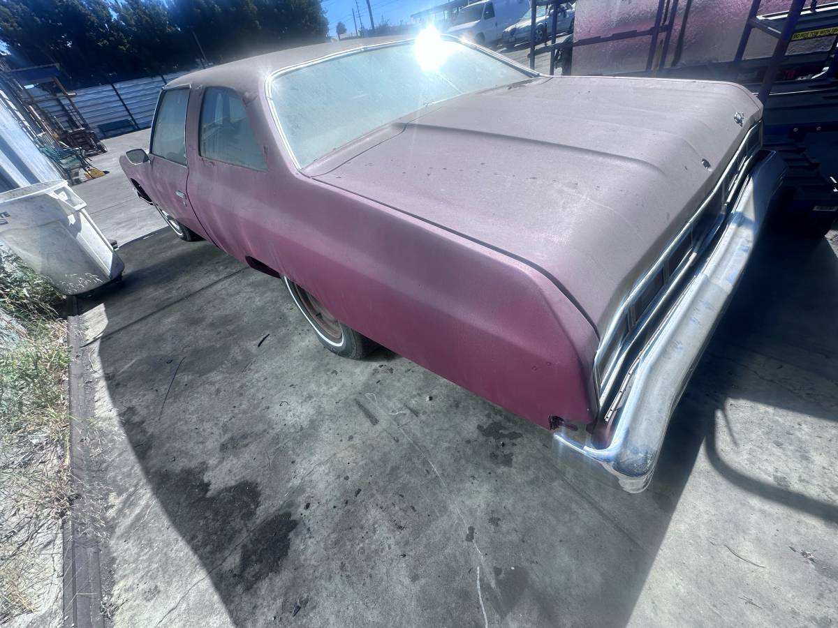 Chevy-impala-1974-custom-4