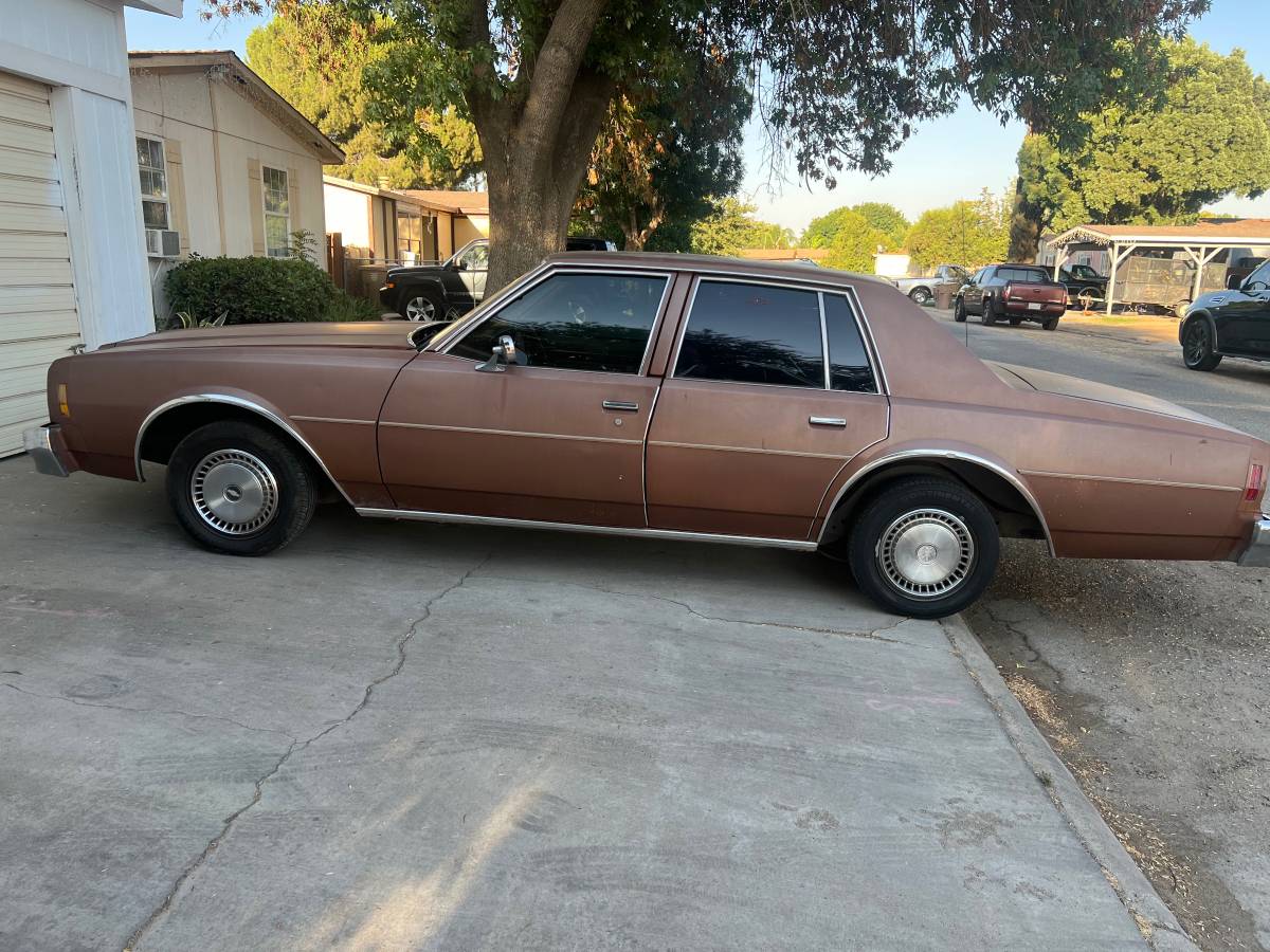 Chevy-impala-1978-brown-3