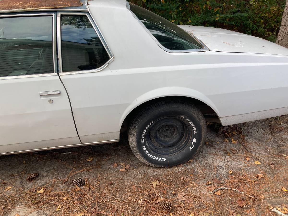 Chevy-impala-1978-white-16