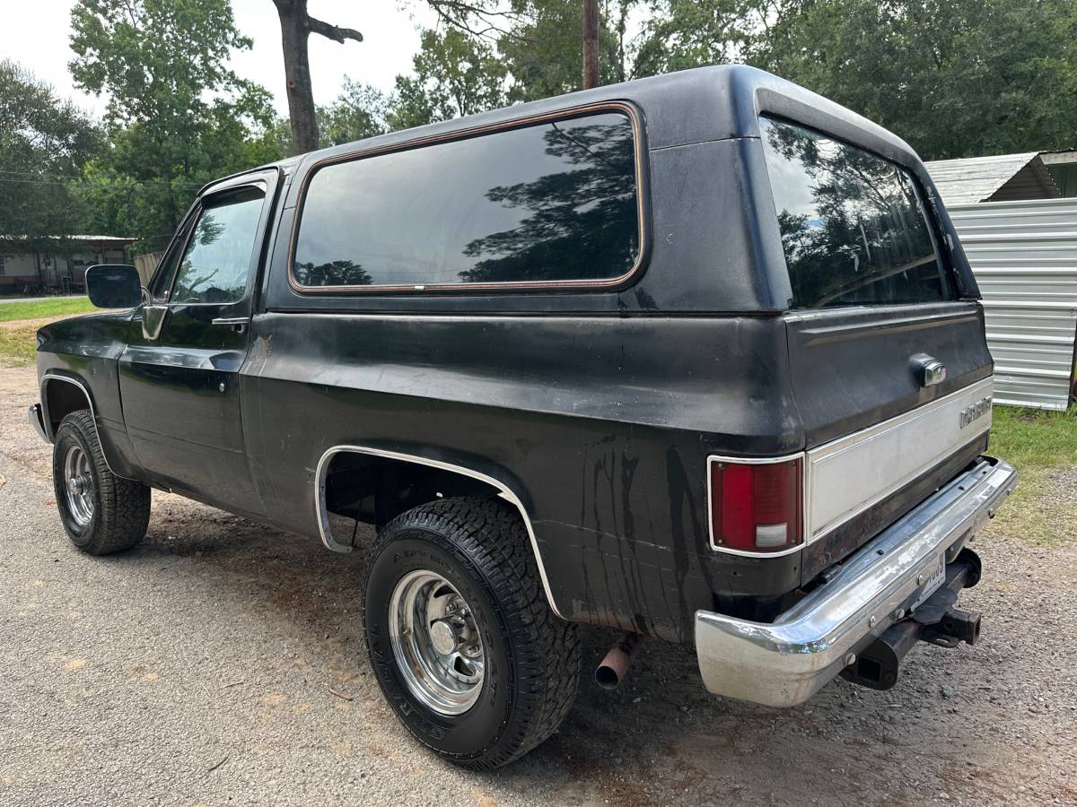 Chevy-k-5-blazer-1985-black-4