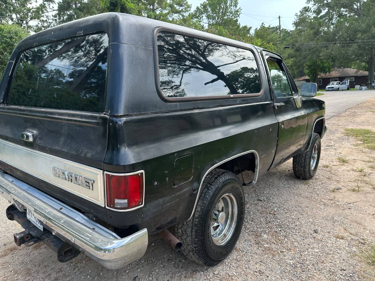 Chevy-k-5-blazer-1985-black-5