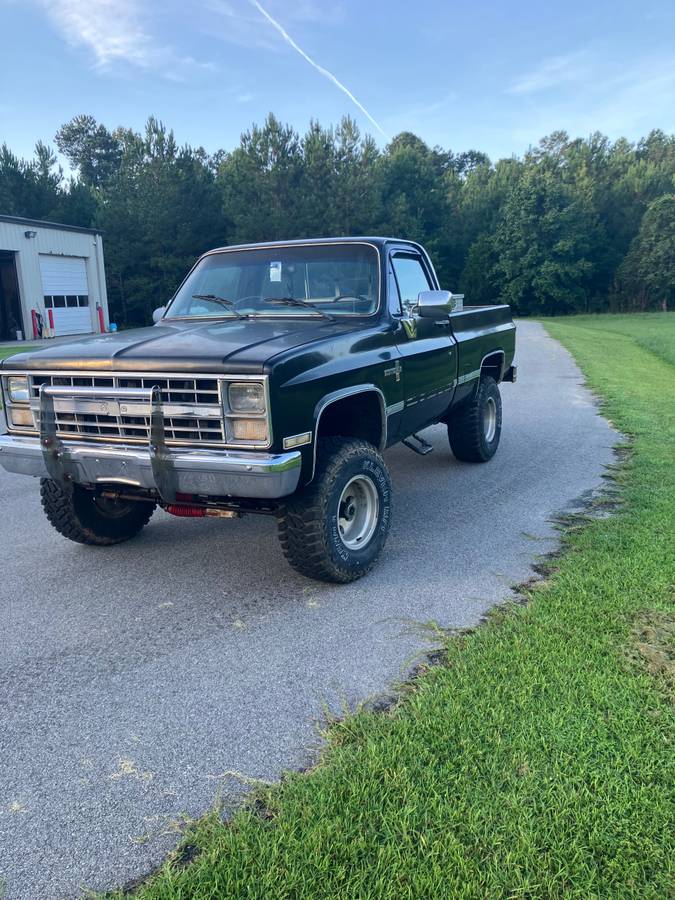 Chevy-k10-4x4-1984-black