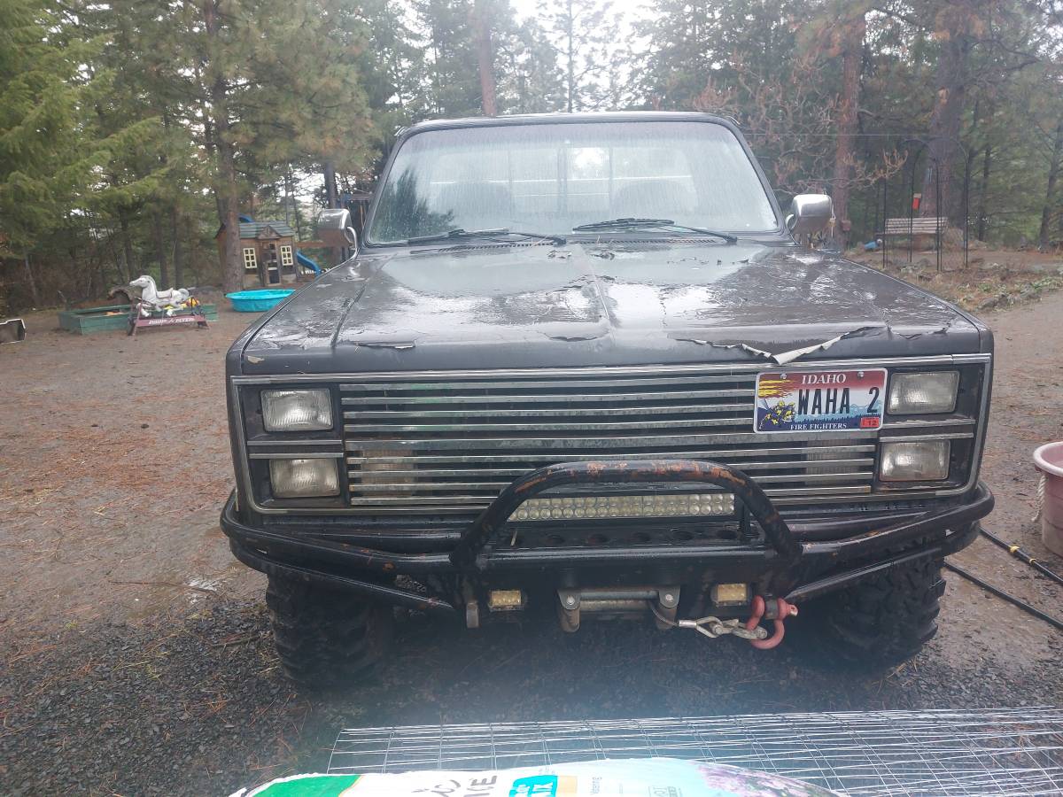 Chevy-k10-4x4-1984-grey-1