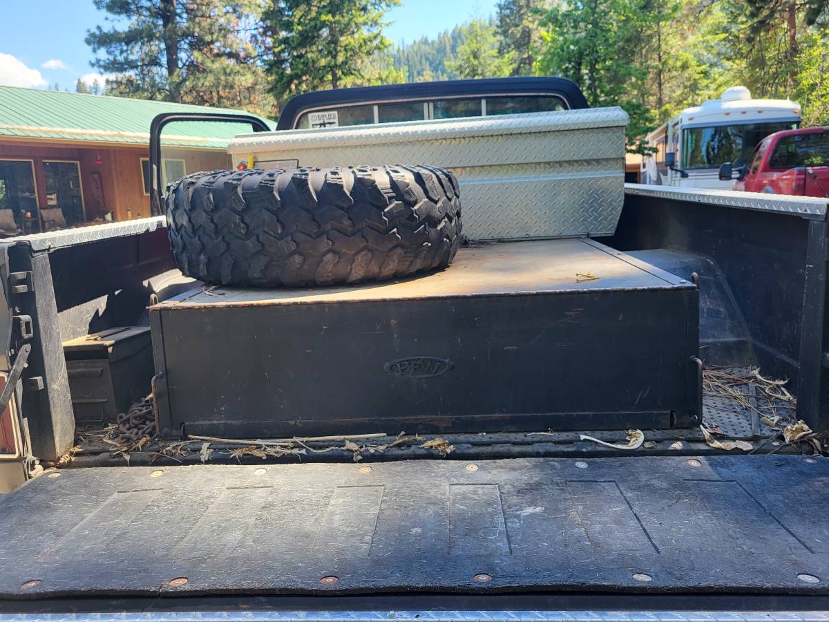 Chevy-k10-4x4-1984-grey-20