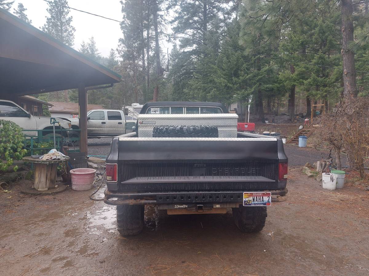 Chevy-k10-4x4-1984-grey-3