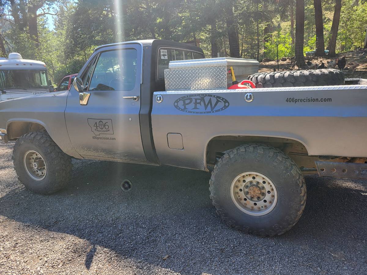 Chevy-k10-4x4-1984-grey
