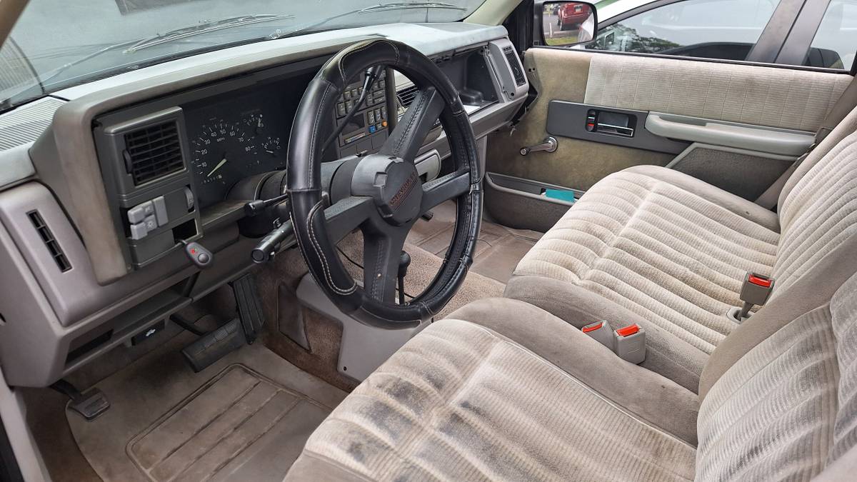 Chevy-k1500-1992-black-12