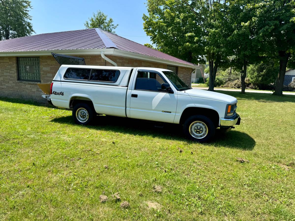 Chevy-k1500-long-bed-1994-white-1