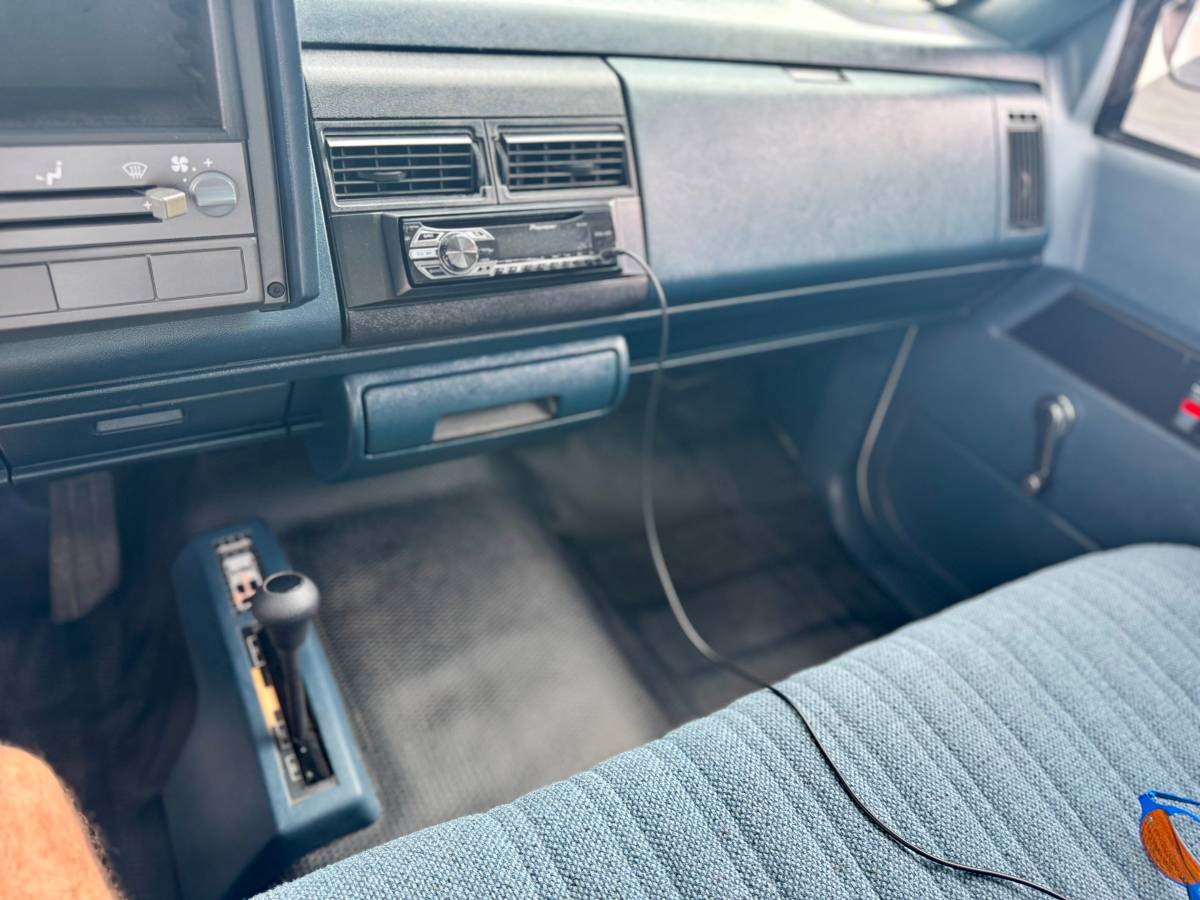 Chevy-k1500-long-bed-1994-white-17