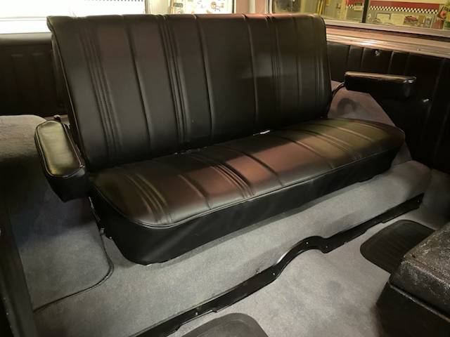 Chevy-k5-blazer-1984-black-12