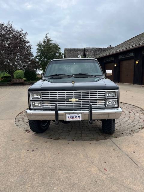 Chevy-k5-blazer-1984-black-13