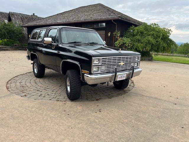Chevy-k5-blazer-1984-black-14