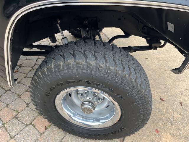 Chevy-k5-blazer-1984-black-3