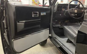 Chevy-k5-blazer-1984-black-4