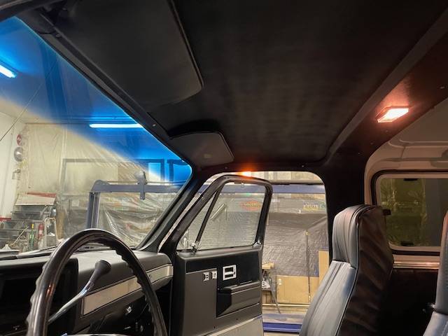 Chevy-k5-blazer-1984-black-6