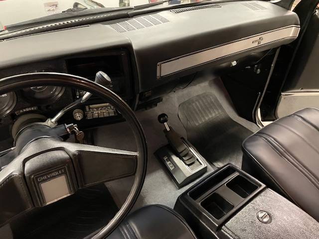 Chevy-k5-blazer-1984-black-7