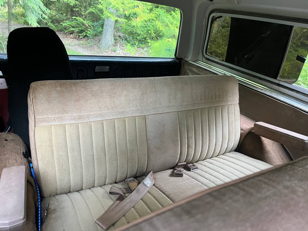 Chevy-k5-blazer-1985-10