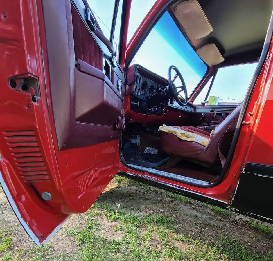 Chevy-k5-blazer-1986-red-20