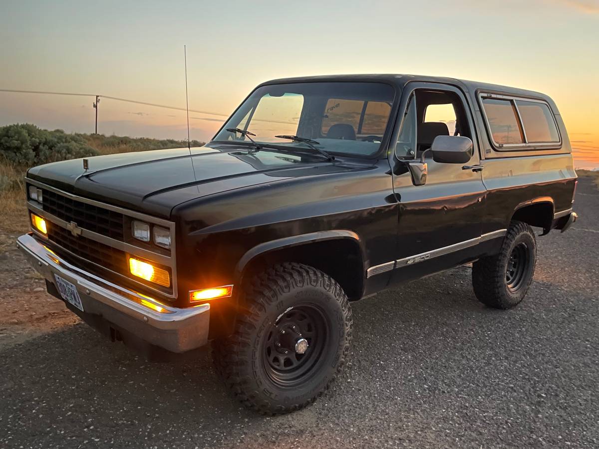 Chevy-k5-blazer-silverado-1989-black-1