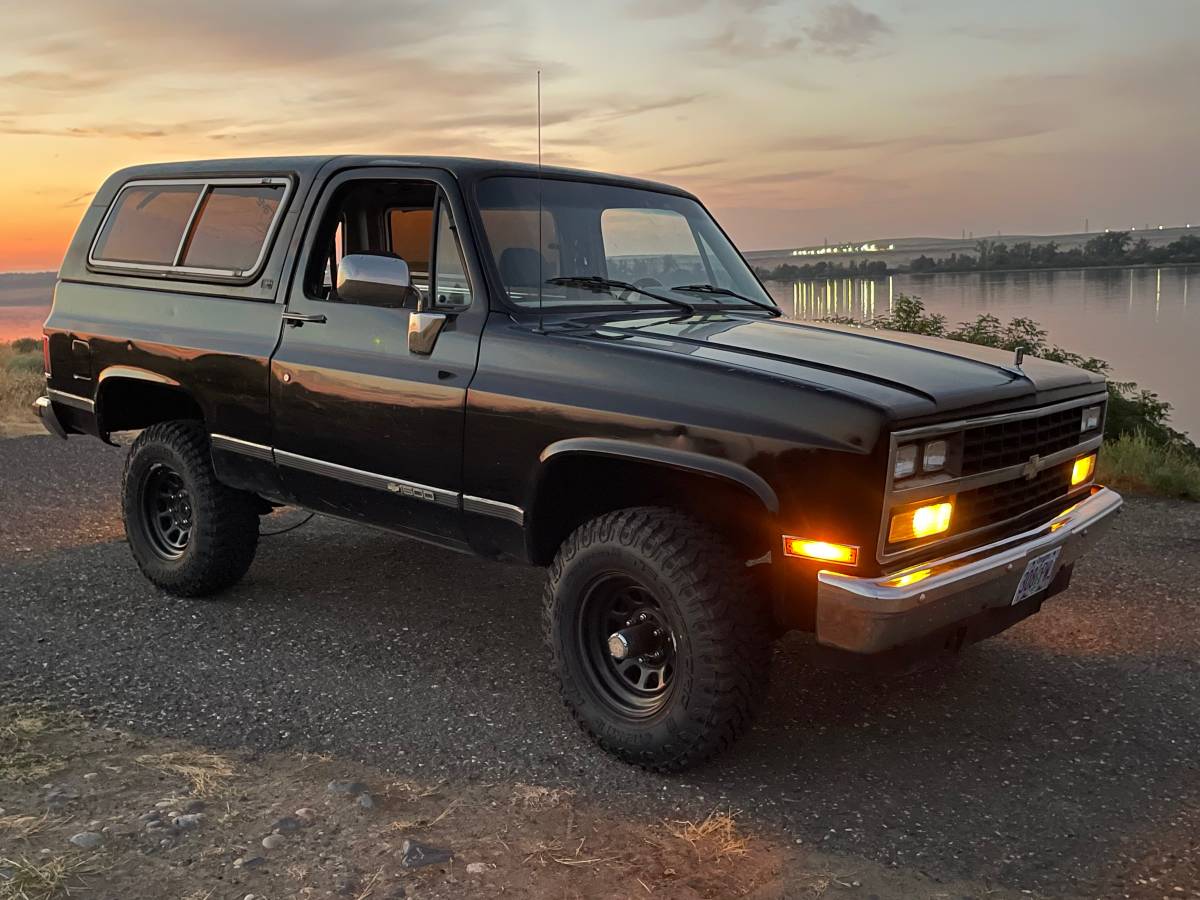 Chevy-k5-blazer-silverado-1989-black-15