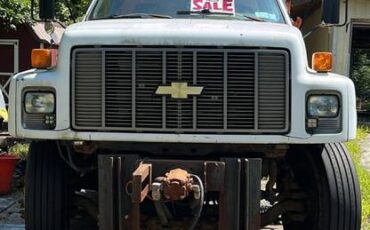 Chevy-kodiak-good-tires-diesel-1995-white