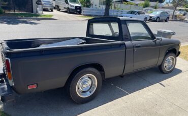 Chevy-luv-1975-black-1