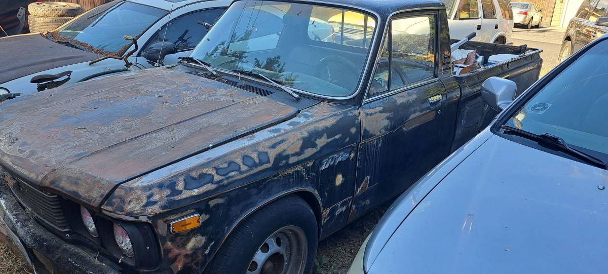 Chevy-luv-1977-black