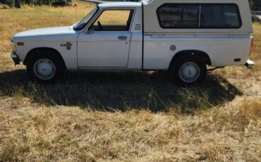 Chevy-luv-truck-standard-cab-1980-white-2