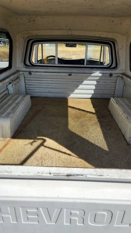 Chevy-luv-truck-standard-cab-1980-white-9